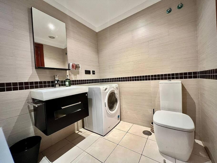 Central Suites Arenal فيجو المظهر الخارجي الصورة